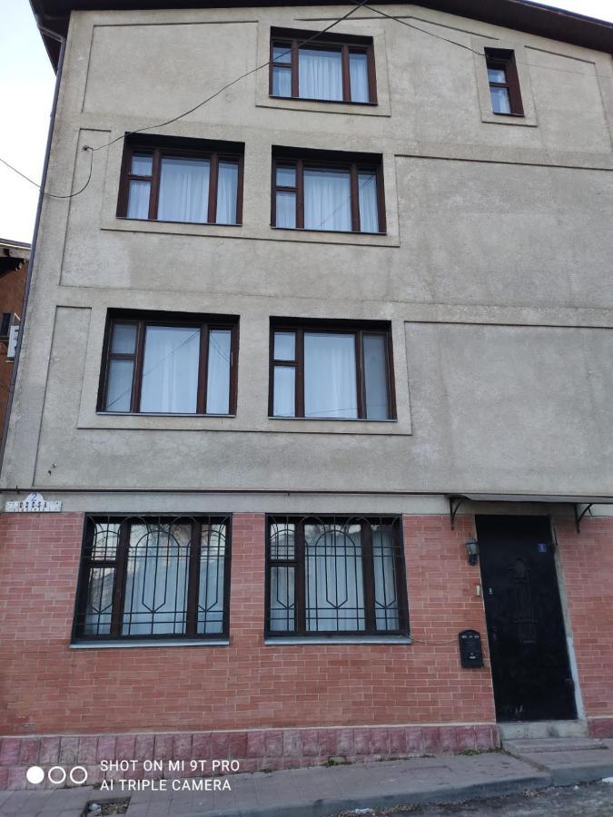Ferienwohnung Studio In The Center Kischinau Exterior foto